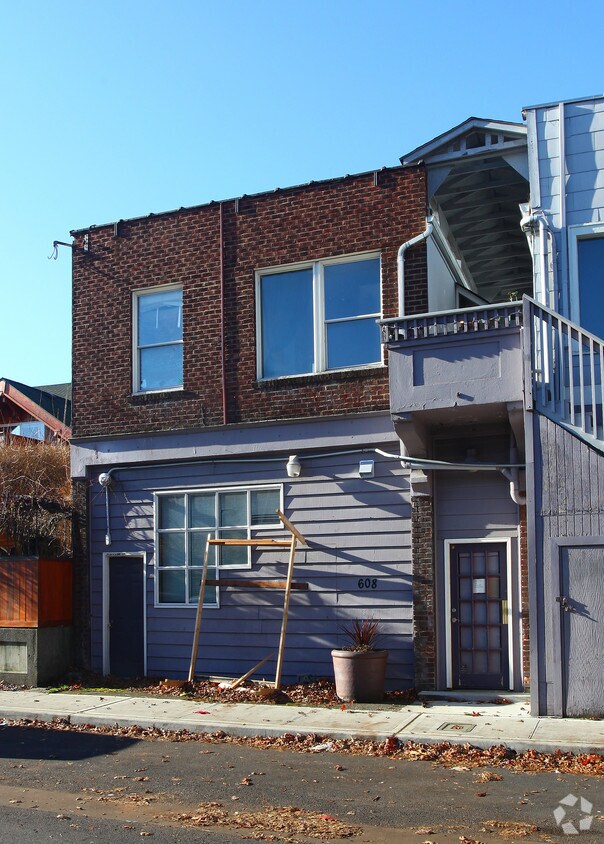 Foto principal - 608 S Fife St