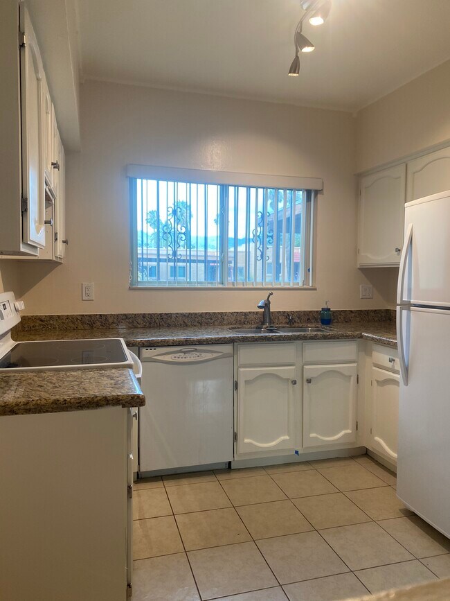 Foto del edificio - 7856 E Linden Pl