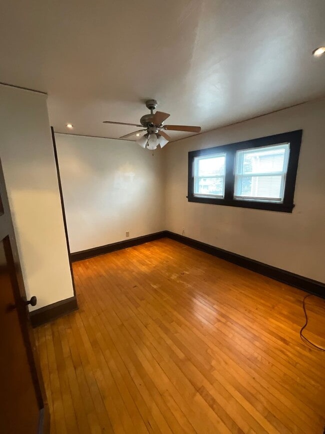 Building Photo - 5328 N 35th St