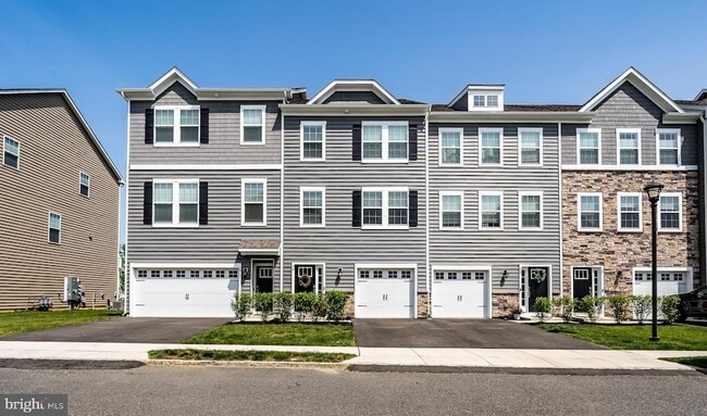 Photo - 56 Rome Way Unit Townhome