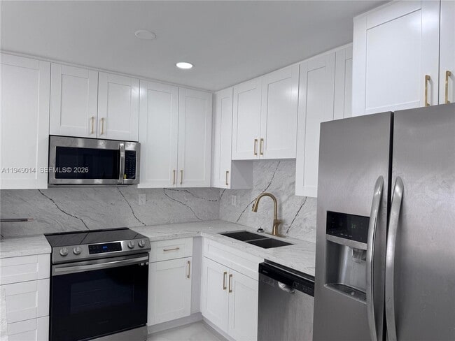 Building Photo - 1706 N 45th Ave