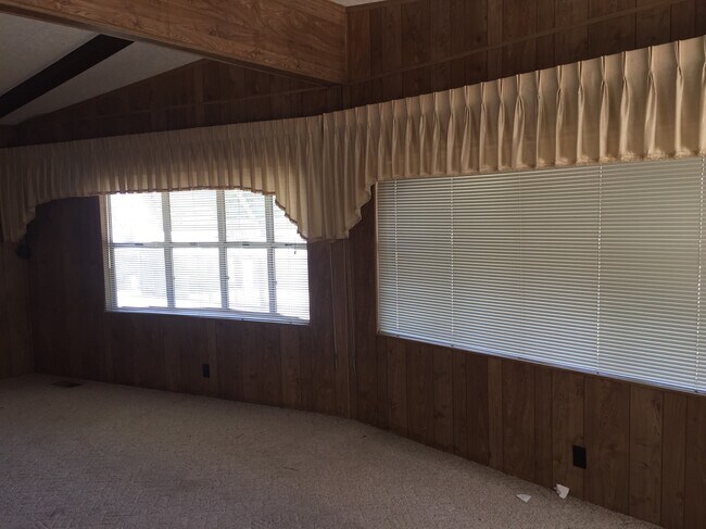 Building Photo - 26177 Ardmore Dr