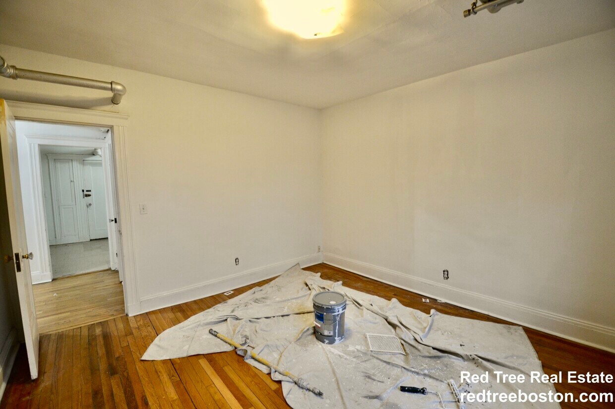 Primary Photo - 30 Bellevue St