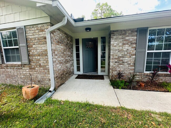 Building Photo - Spacious 6-Bedroom Rental in Spanish Point...