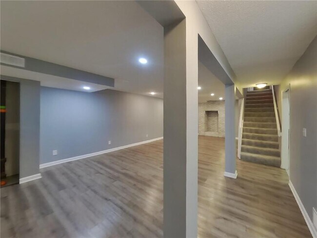 Foto del edificio - 820 Shenandoah Ln N