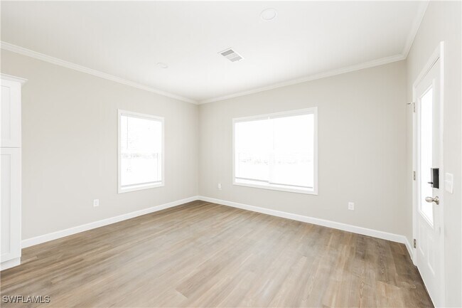 Building Photo - 1848 Welk St