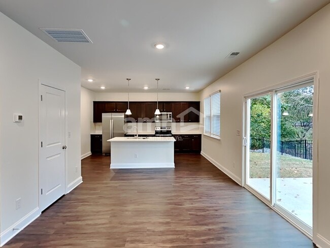 Building Photo - 549 Rivermist Dr