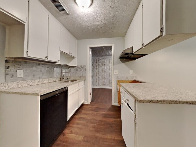 Building Photo - 7565 Jana Ln S