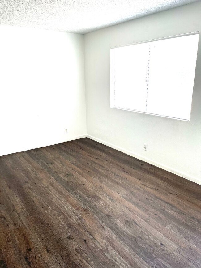 Foto del edificio - 1900 Goldfield St