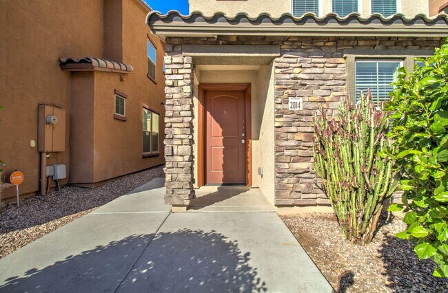 Building Photo - 2014 N 77th Dr
