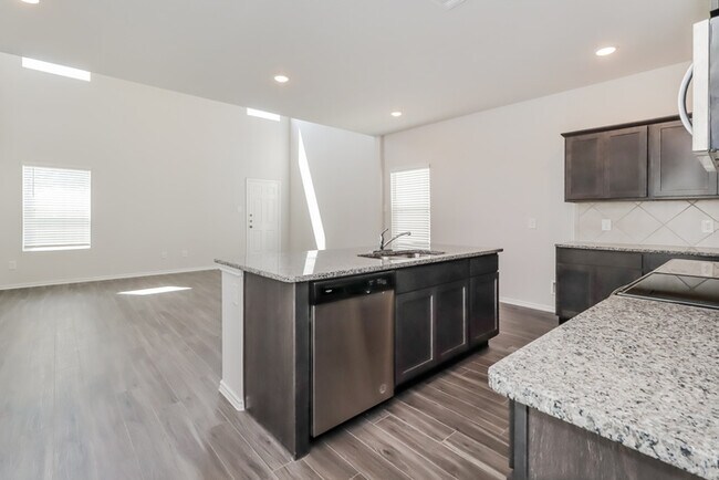 Building Photo - 15224 Estrella Rd E