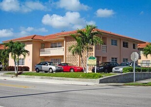 Building Photo - 431 W Camino Real