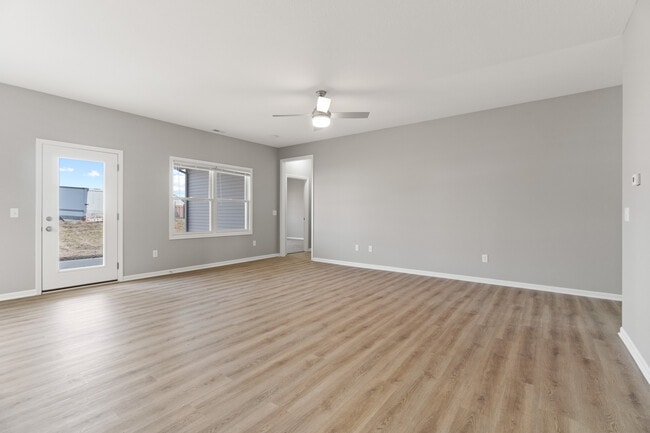 Building Photo - 805 Melody Cir N