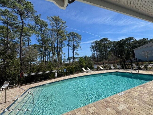Foto del edificio - 106 Ridge Lake Rd