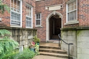 Building Photo - 77 Martin St