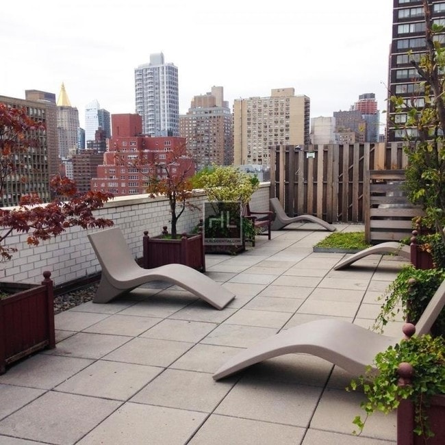 CORNER 2 BEDROOM FLEX... Apartment for Rent in New York, NY