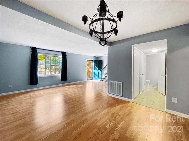 Foto del edificio - 10953 Park Rd