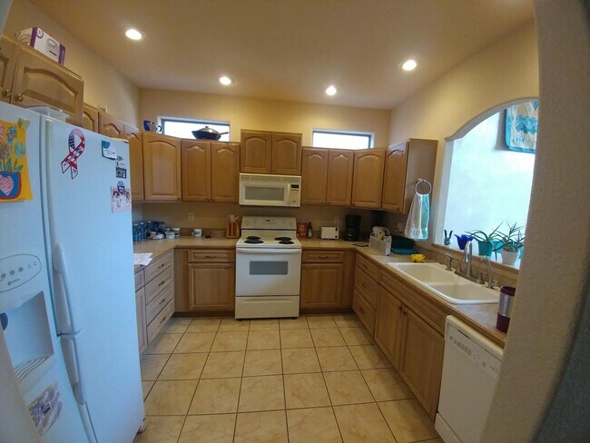 Foto del edificio - 438 Desert Lakes Rd