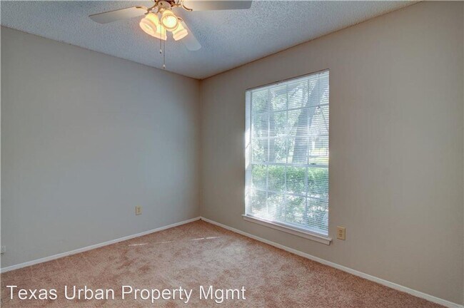 Building Photo - 12102 Arrowwood Dr