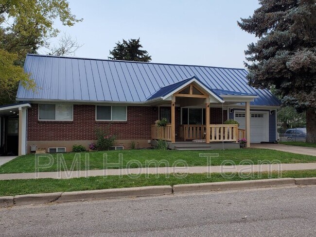 Building Photo - 477 Colonial Ave