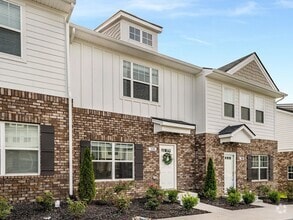 Building Photo - 110 Dry Creek Commons Dr
