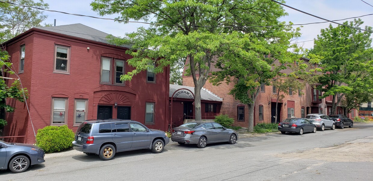 Primary Photo - 10 Avon Pl