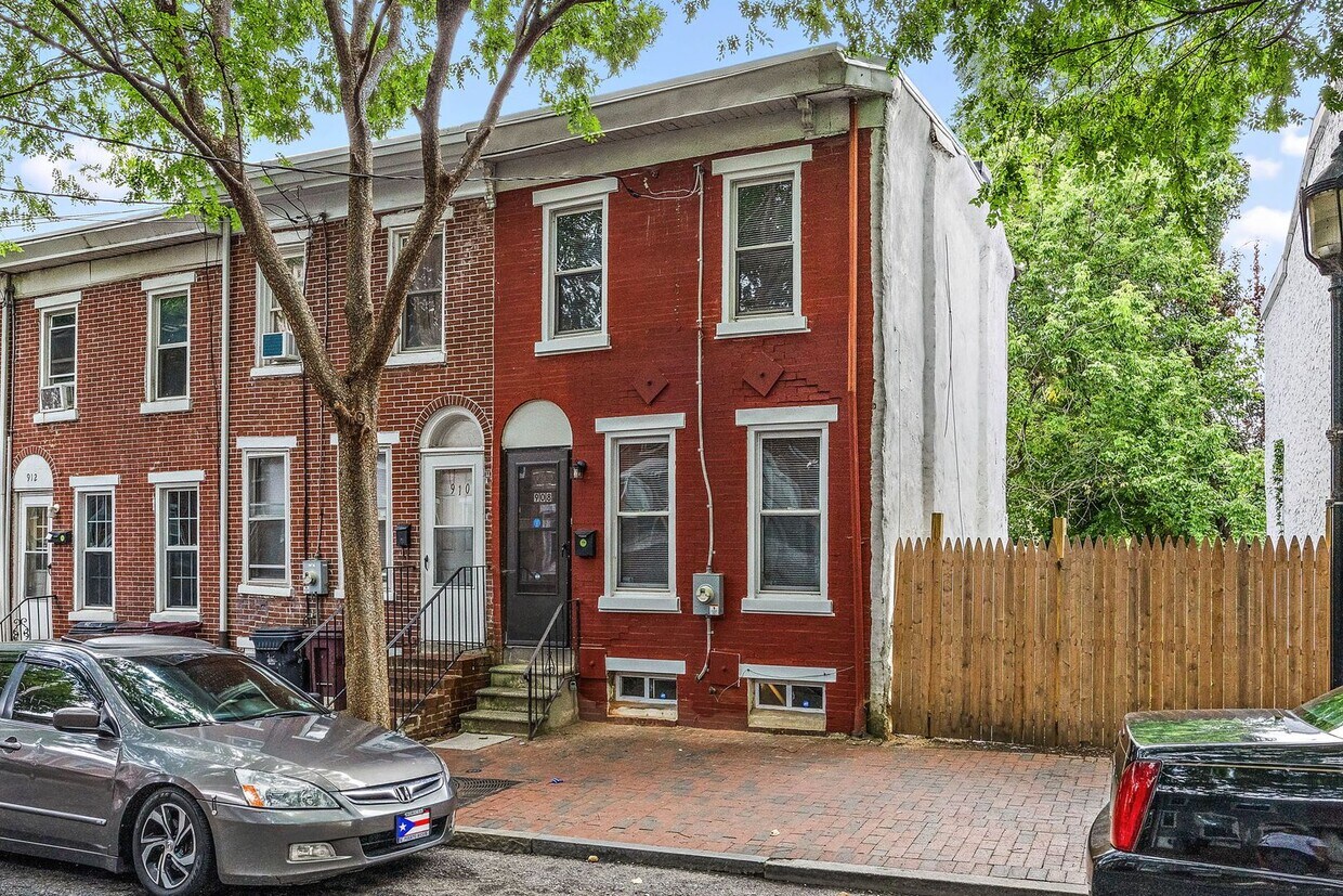 Primary Photo - 3 Bedroom End Unit, in Wilmington