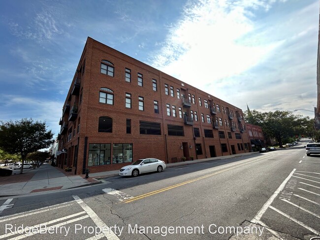 Building Photo - 1 br, 1 bath House - 1 East 3rd Ave. Unit 411