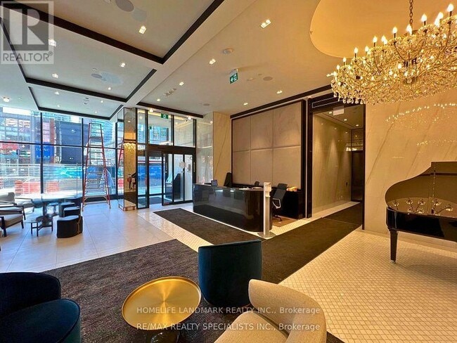 Building Photo - 8 Wellesley St W