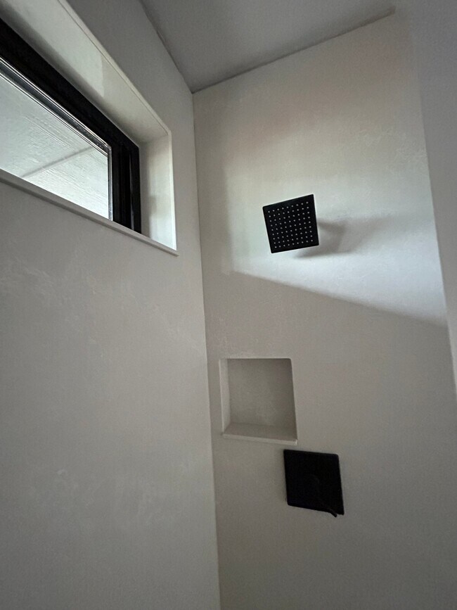 Building Photo - 202 Chipeta Ave