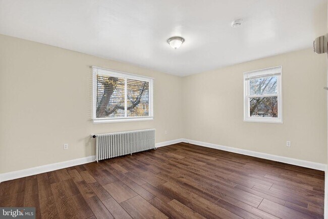 Building Photo - 3207 11th Pl SE