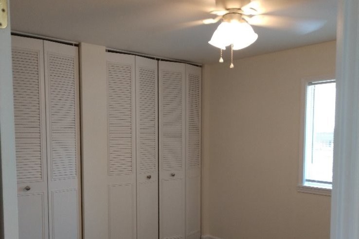 BR - 905 E Elm St