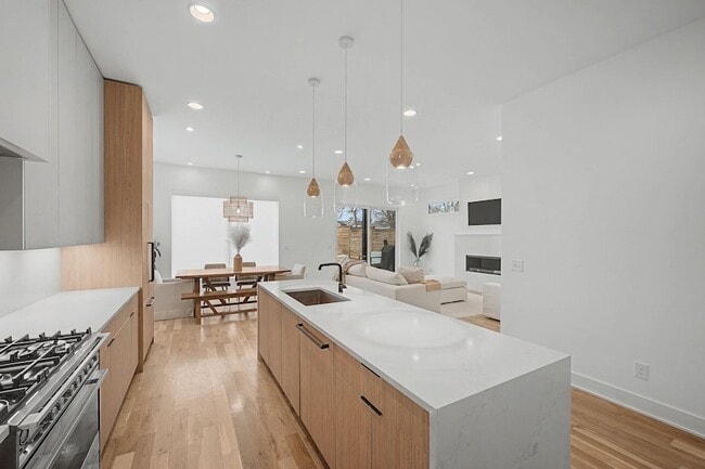 Photo - 2510 Barclay Dr House