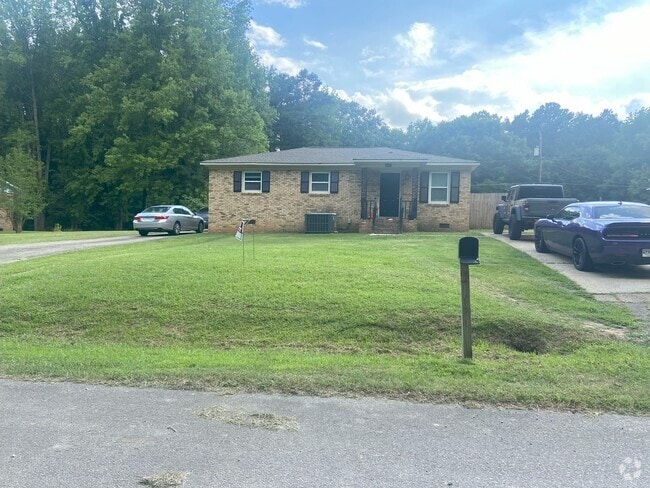 Building Photo - 2017 Garland Trail Ln