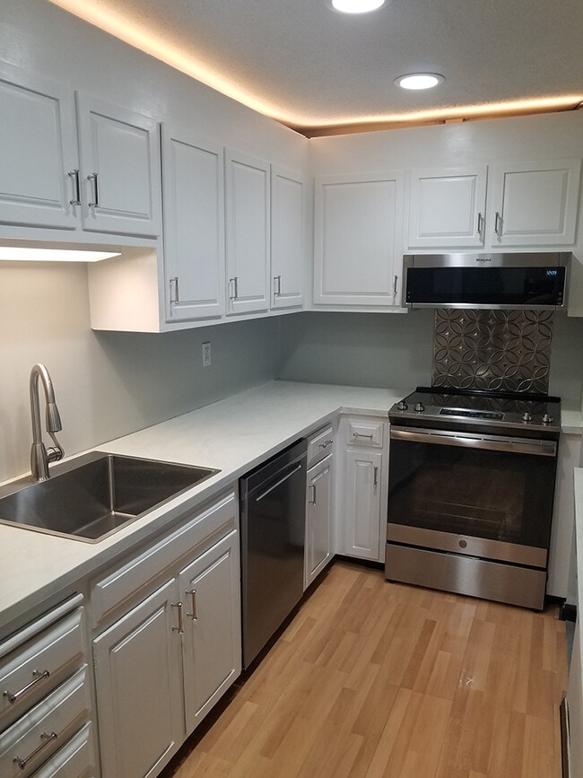 Building Photo - 91 Country Squire Drive Unit G