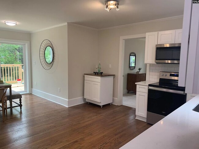 Building Photo - Beautifully Renovated 4BR/3BA Home in Fore...