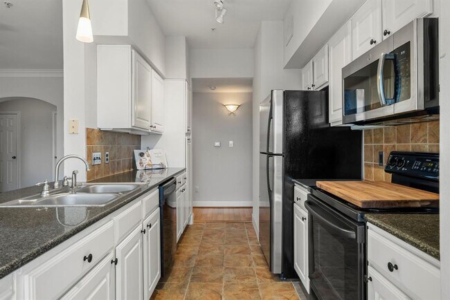 Foto del edificio - 7701 Rialto Blvd