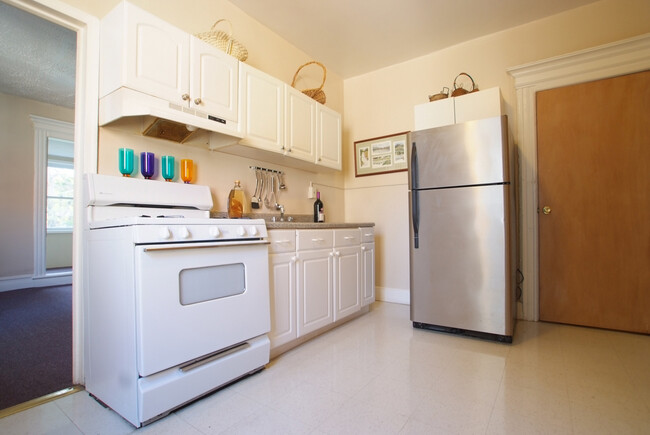 kitchen - 112 N 19th St