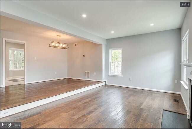 Building Photo - 2426 Ridgehampton Ct