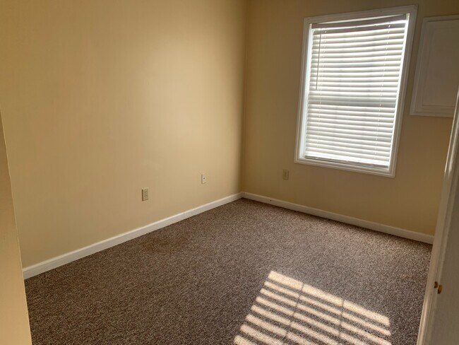 Foto del edificio - 4864 National Rd