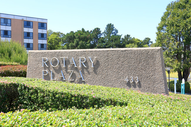 Letreros - Rotary Plaza