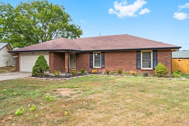 Foto del edificio - All-Brick Beauty on a Quiet Cul-de-Sac Nea...