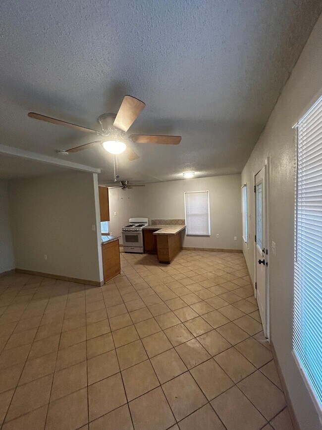 Foto del edificio - 2403 22nd Pl