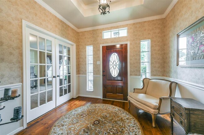 Building Photo - 501 Pine Bluff Dr