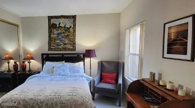 Building Photo - 3 br, 1.5 bath Condo - 75 Lake Shore Dr