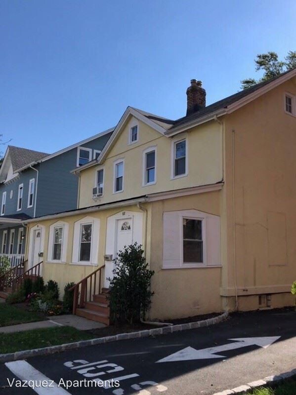 Building Photo - 66 Montague Pl