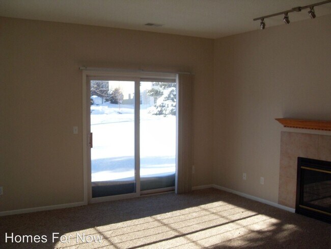 Building Photo - 2 br, 2 bath House - 15270 Flower Way