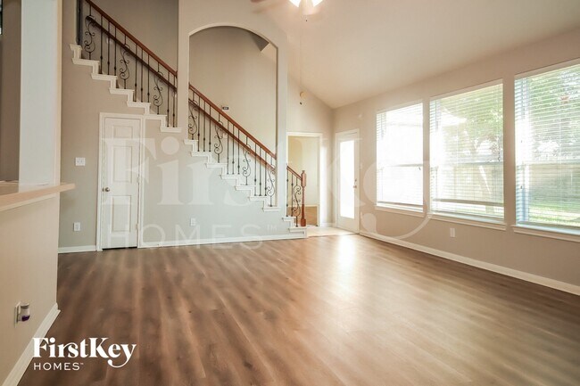 Foto del edificio - 12323 Crescent Mountain Ln