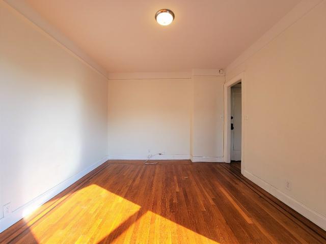 Building Photo - 1 bedroom in ASTORIA NY 11106