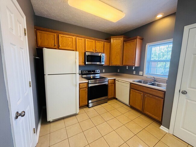 Foto del edificio - 1626 Providence Blvd NW